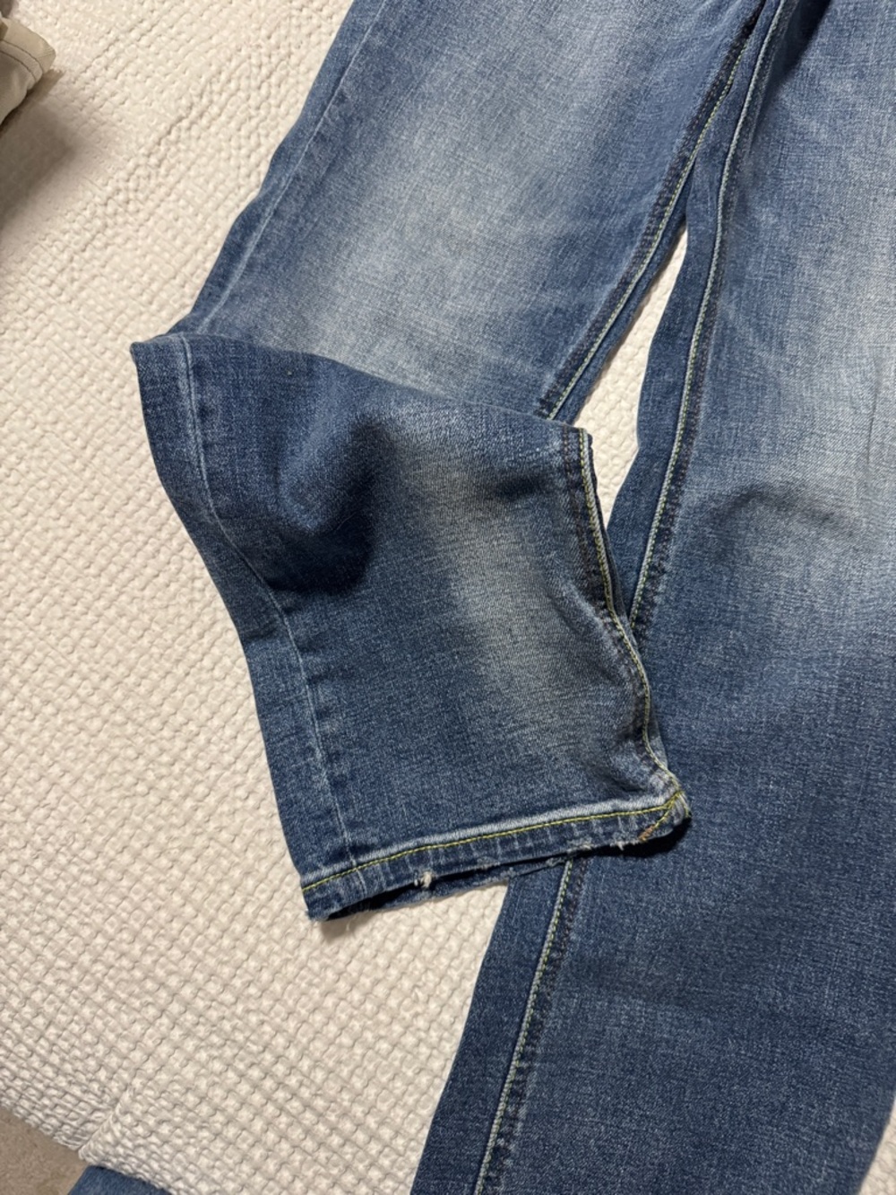 Anthropologie Women's Blue Faded Straight-Leg Jeans - Picture 2 of 5